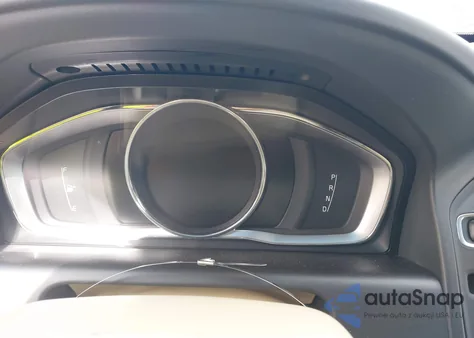 2016 Volvo Xc60 T5 Drive-E Premier z USA, uszkodzony, nr VIN YV440MDK0G2806114